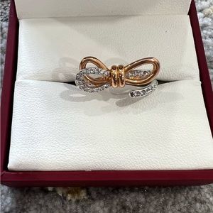 Swarovski bow ring size 7